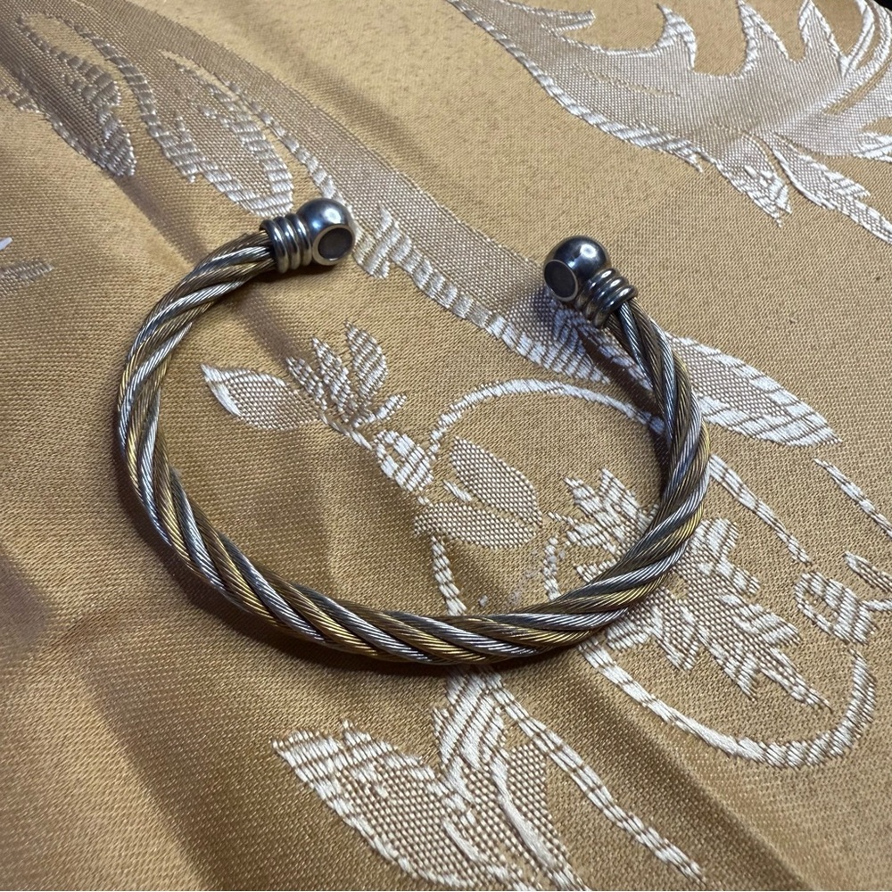Unisex Two-Tone Cable Cuff Bracelet | Vintage Rope Wire | Off-Duty Cool